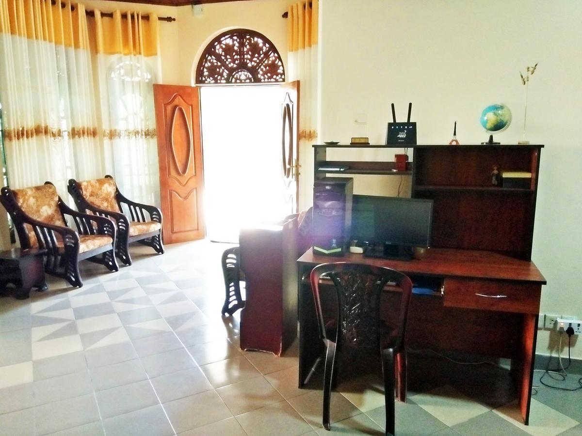 Ruslanka Homestay Ettukala Exteriör bild